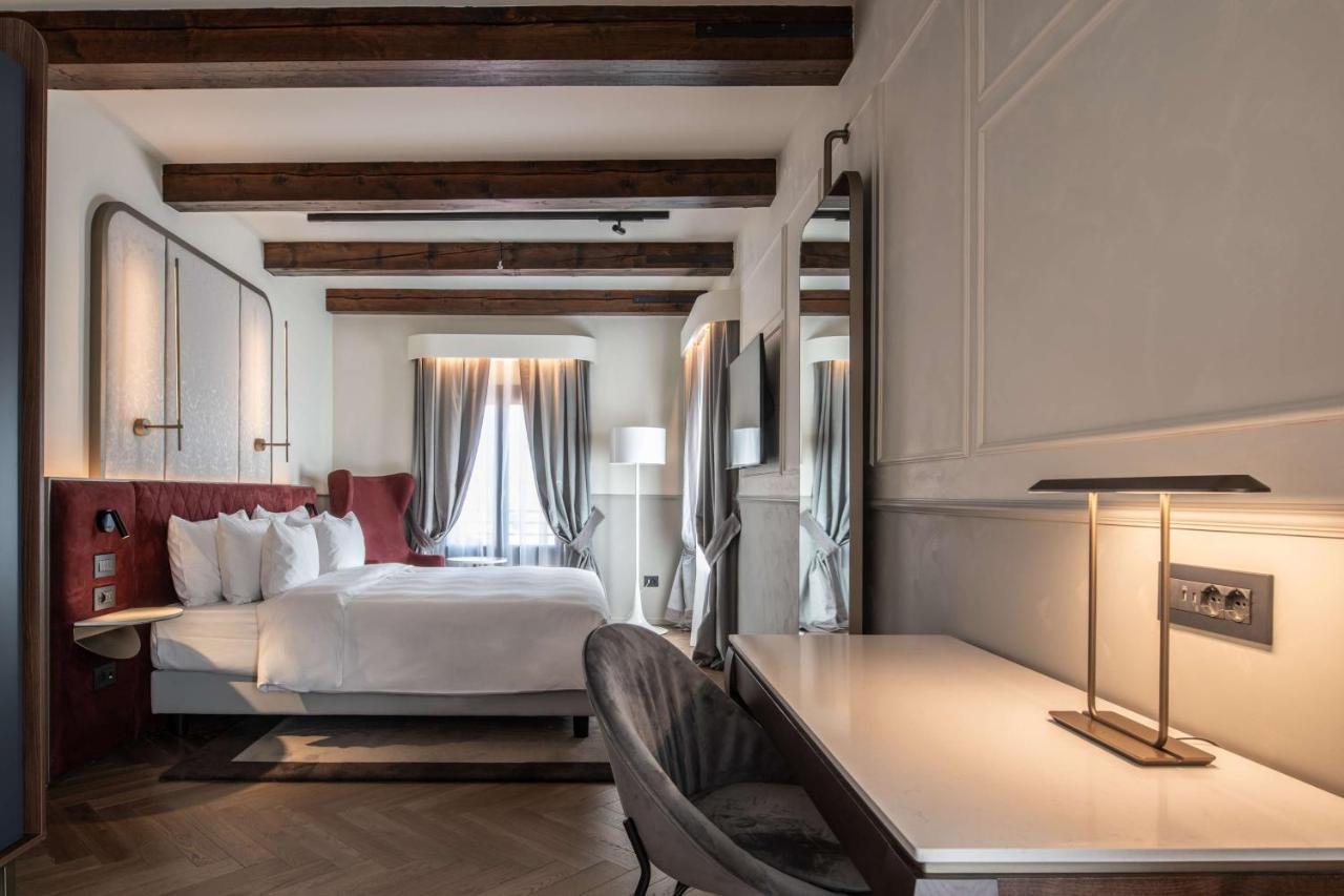 Radisson Collection Hotel, Palazzo Nani Venesia Bagian luar foto Deluxe Room