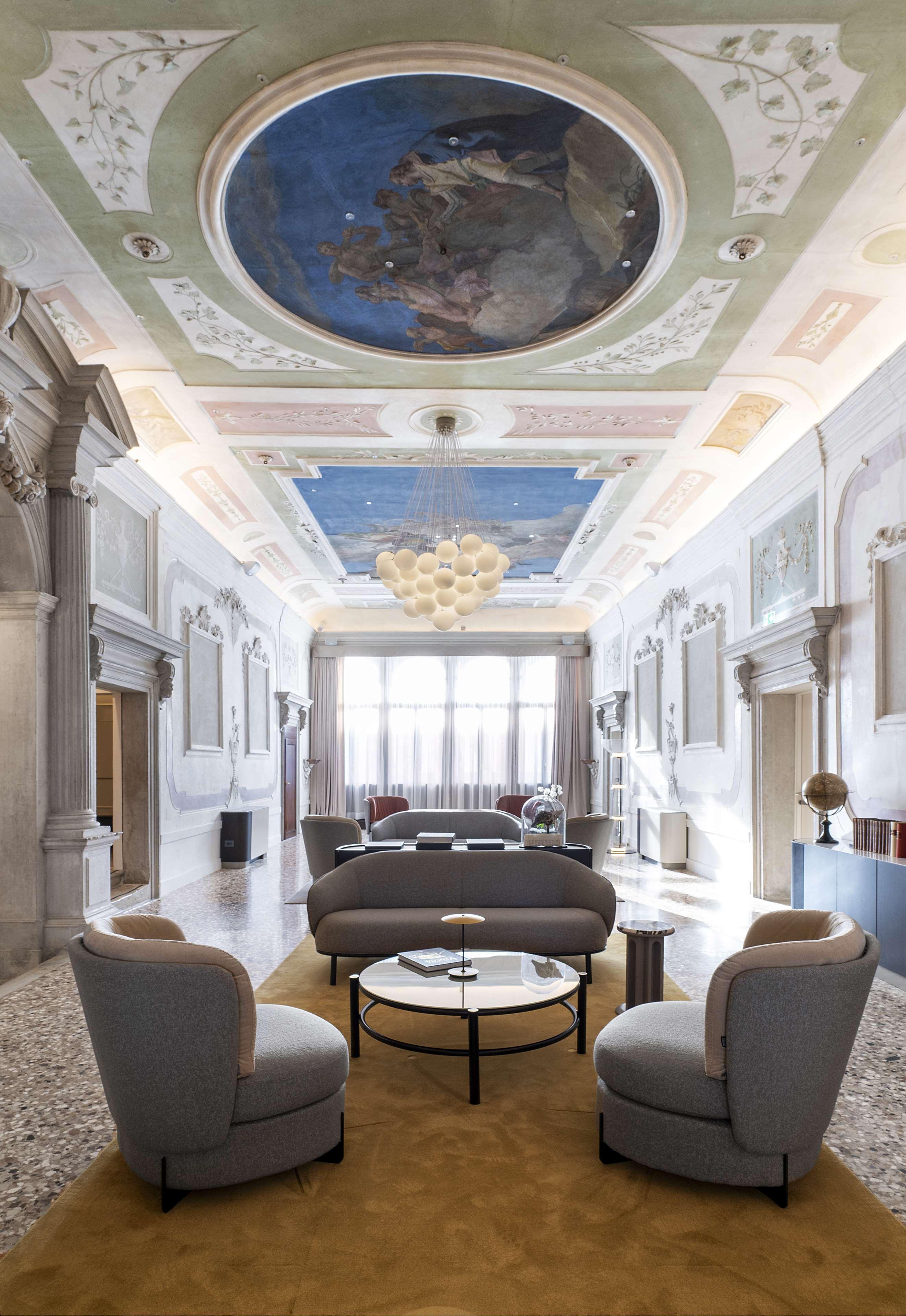 Radisson Collection Hotel, Palazzo Nani Venesia Bagian luar foto The lobby of the hotel
