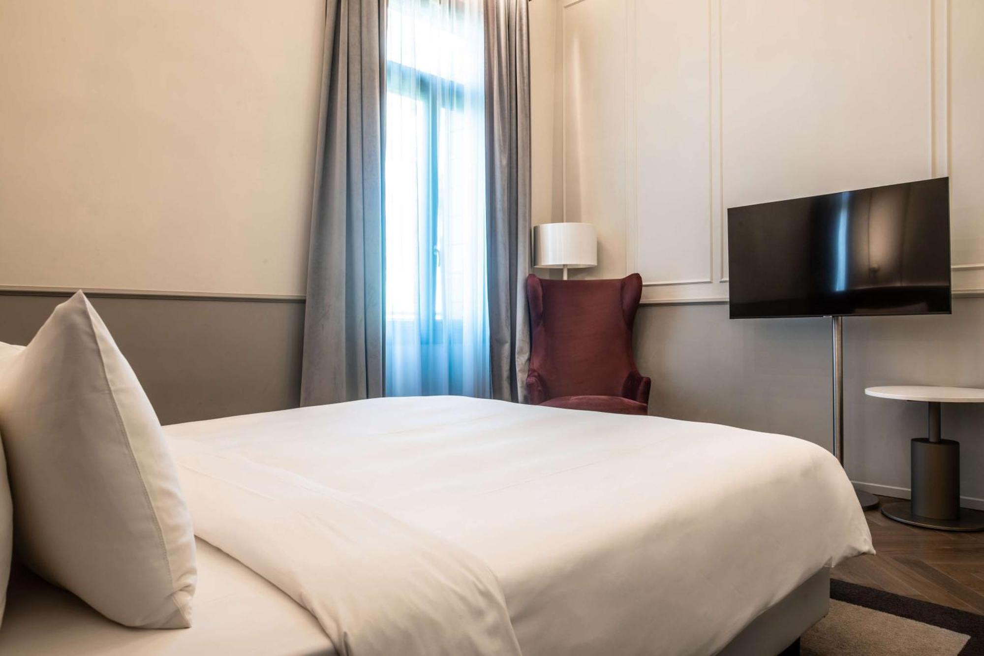 Radisson Collection Hotel, Palazzo Nani Venesia Bagian luar foto A room at the hotel