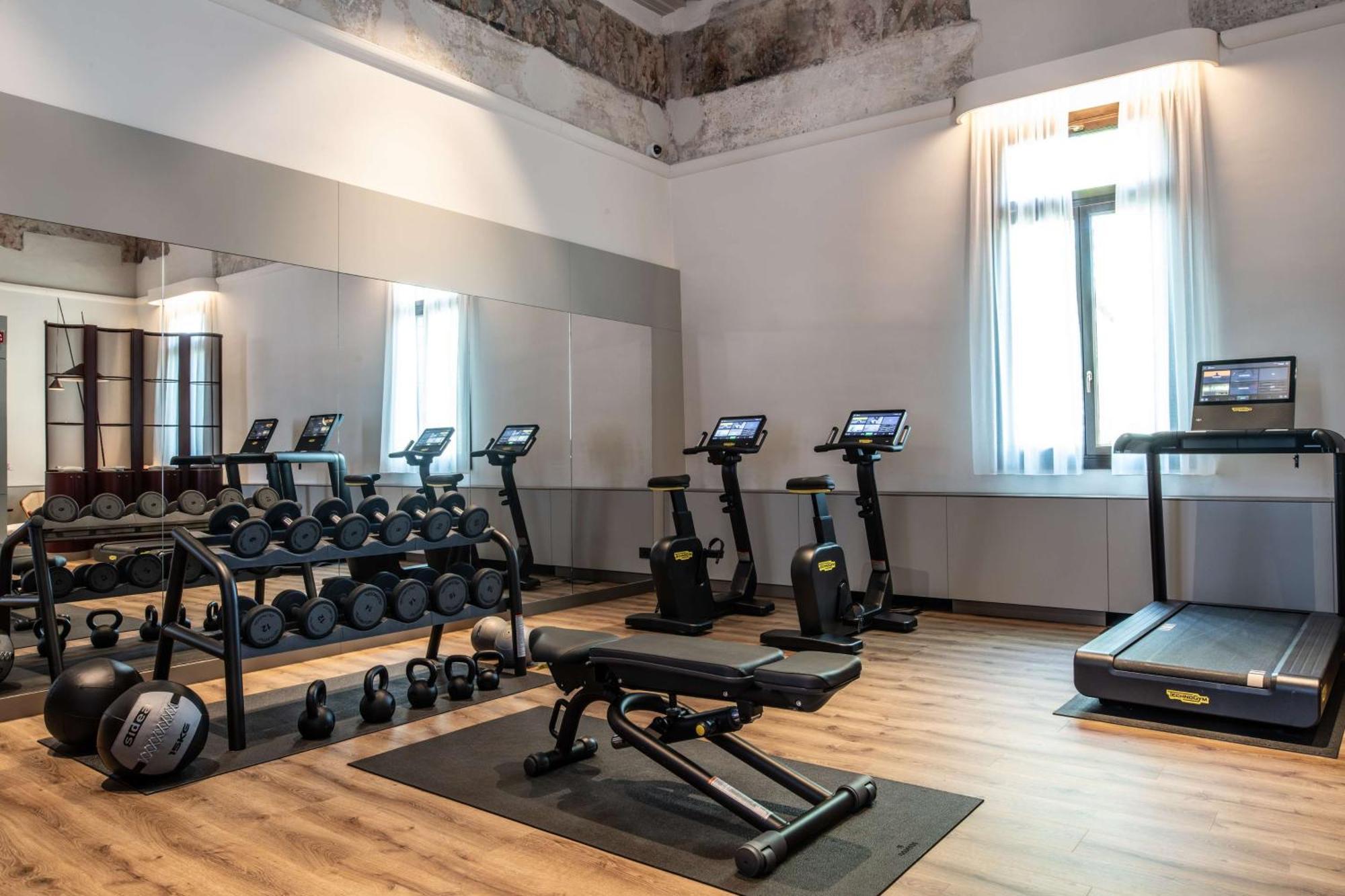 Radisson Collection Hotel, Palazzo Nani Venesia Bagian luar foto The gym at the hotel