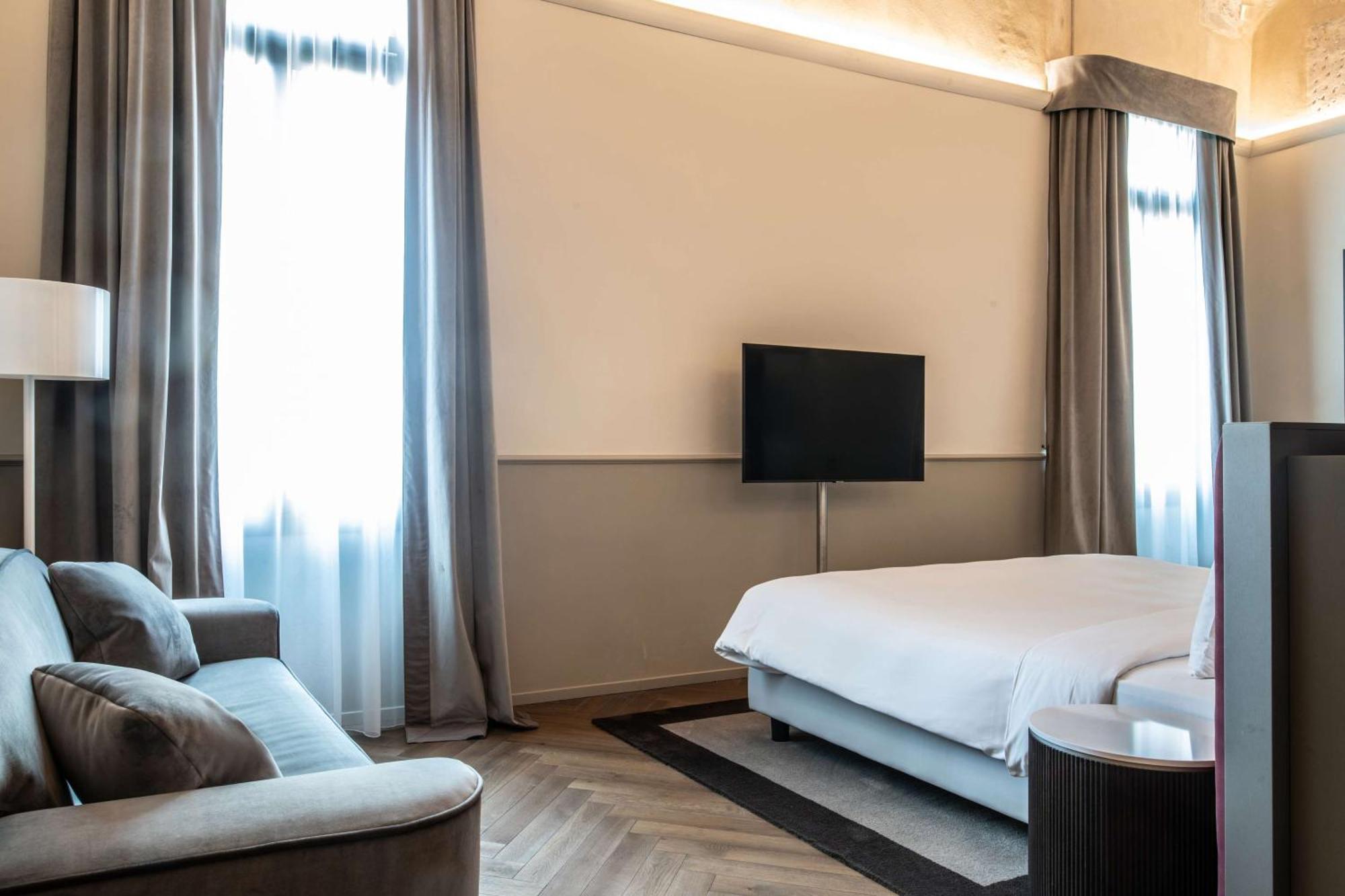 Radisson Collection Hotel, Palazzo Nani Venesia Bagian luar foto A room at the hotel